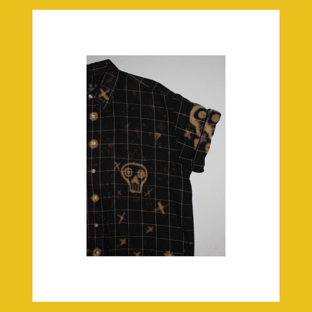 Hand painted bleached, skull party t-shirt!